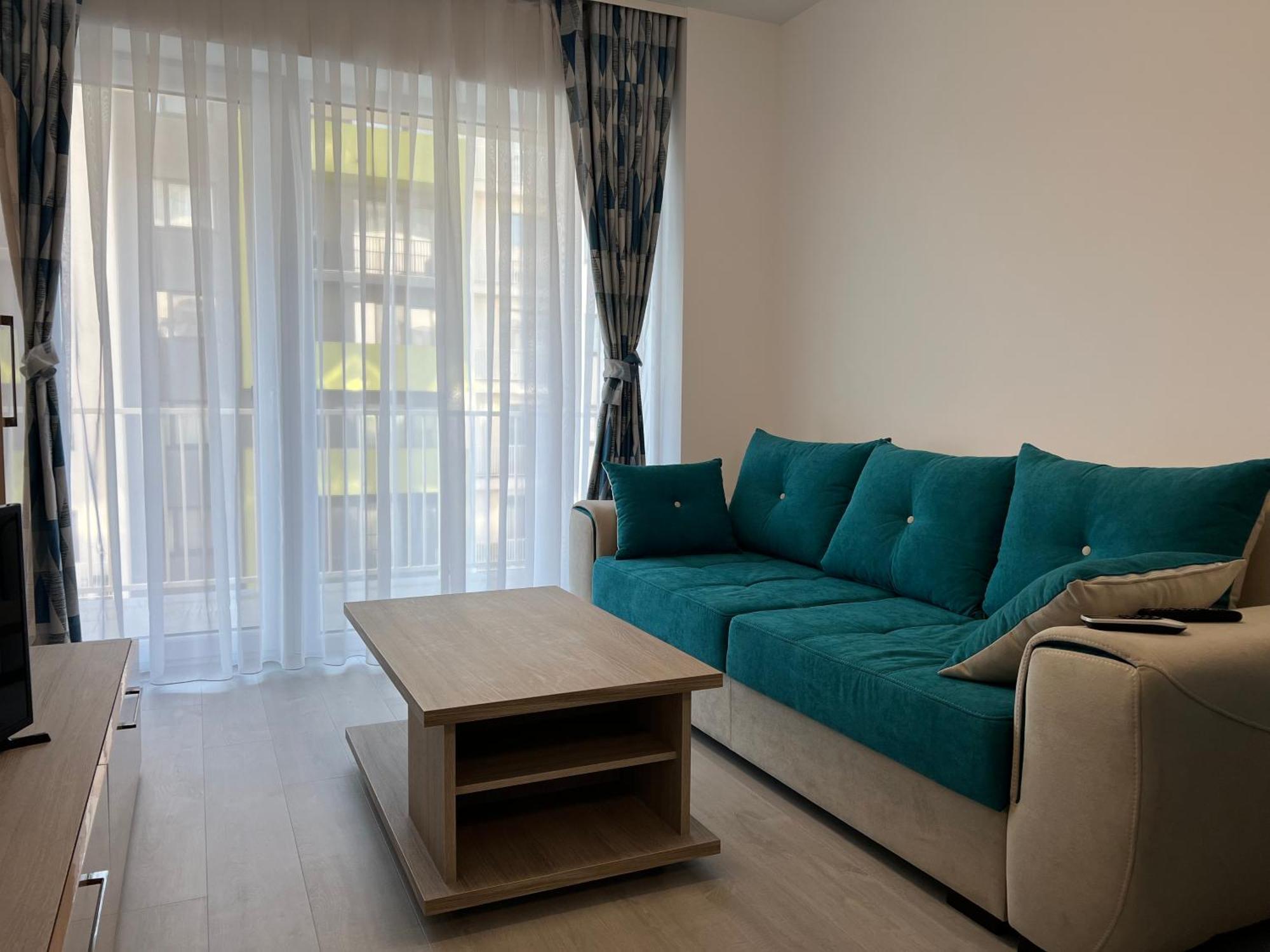 Royal Blue Property Орадеа Екстериор снимка